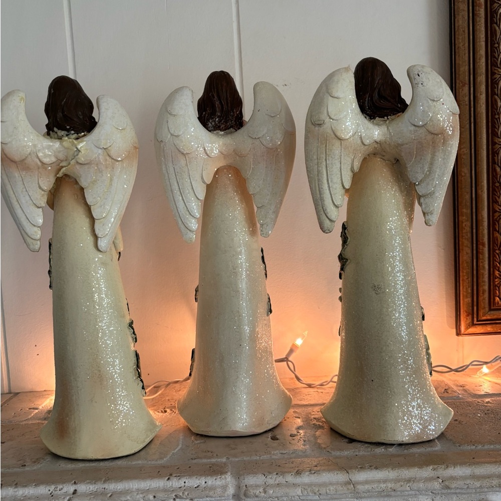 LOT of 3 Cream Angel Figurines with Holly Details - Picture 7 of 14